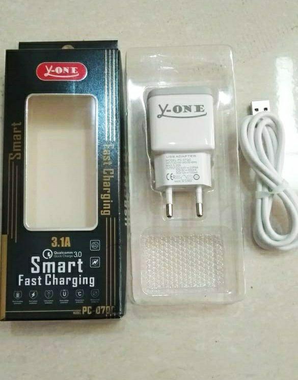 TRAVEL CHARGER Y-ONE PC 07