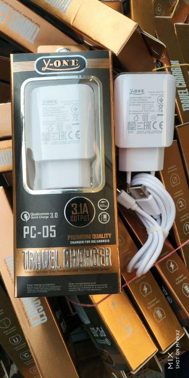 TRAVEL CHARGER Y-ONE PC 05